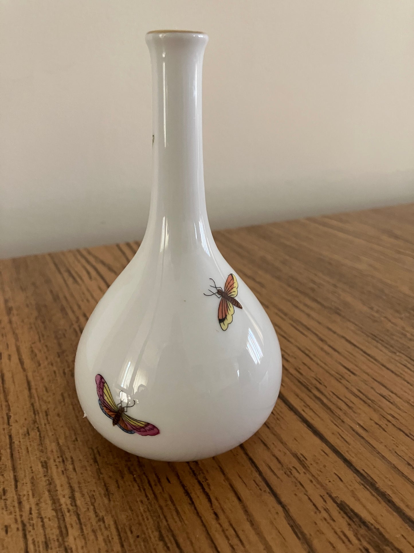 Herend Porcelain Bud Vase – Hand-Painted Butterfly & Bird, 24K Gold Accents, 5.25"