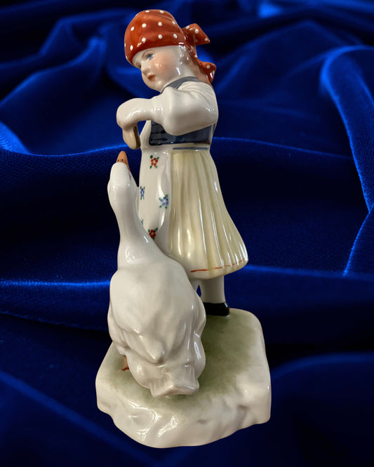 Herend Porcelain Figurine #5565 – Girl with Goose, Hand-Painted Hungary, Mint