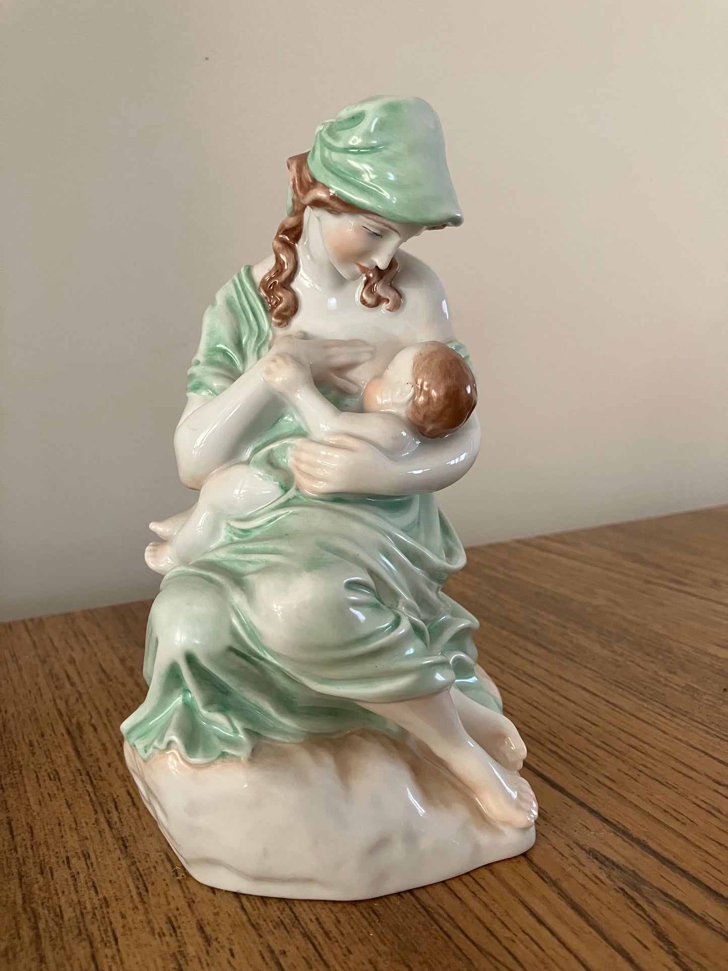 Herend Porcelain Motherhood Figurine – Mother Nursing Child #5426 | Hand-Painted Hungary