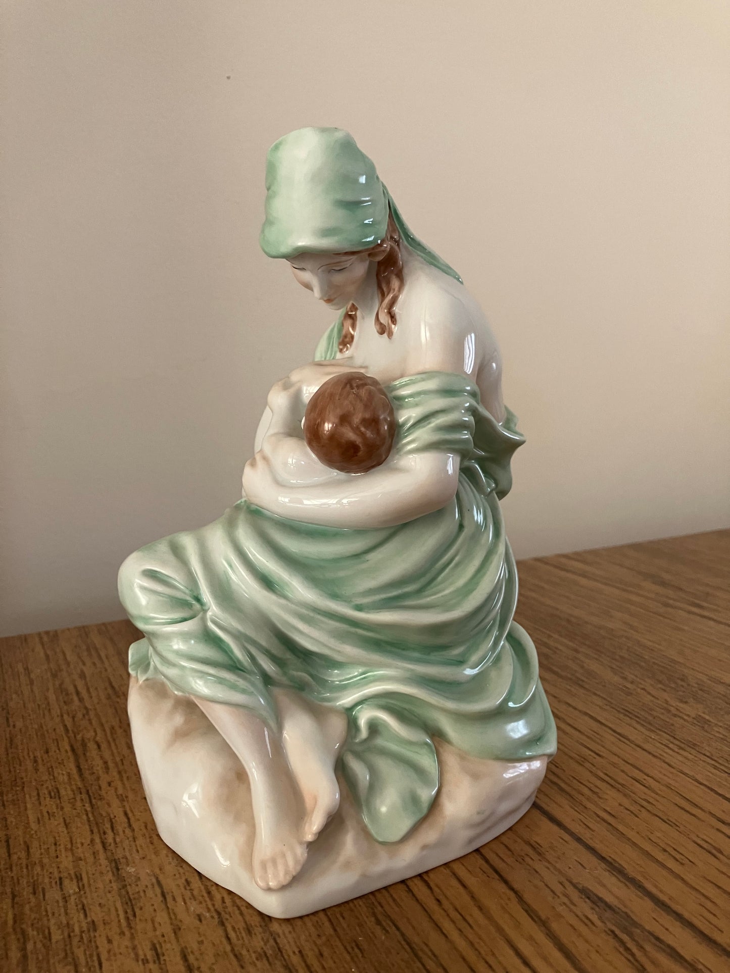 Herend Porcelain Motherhood Figurine – Mother Nursing Child #5426 | Hand-Painted Hungary