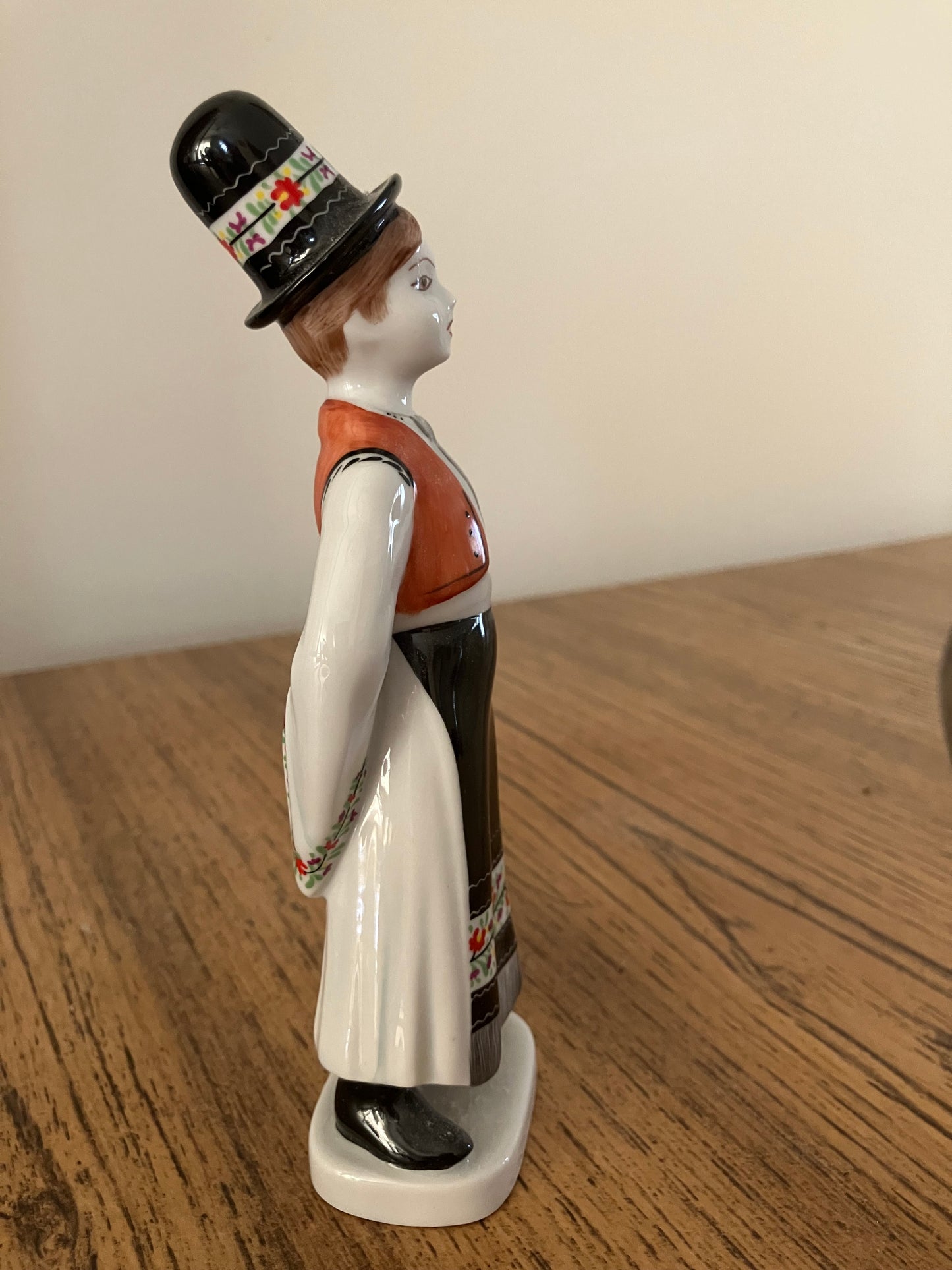 Hollóháza Hungary Figurine – Hand-Painted Man in Matyó Embroidery Folk Costume