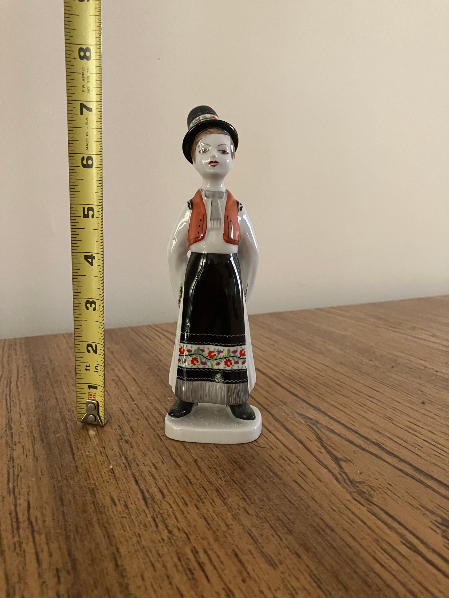 Hollóháza Hungary Figurine – Hand-Painted Man in Matyó Embroidery Folk Costume