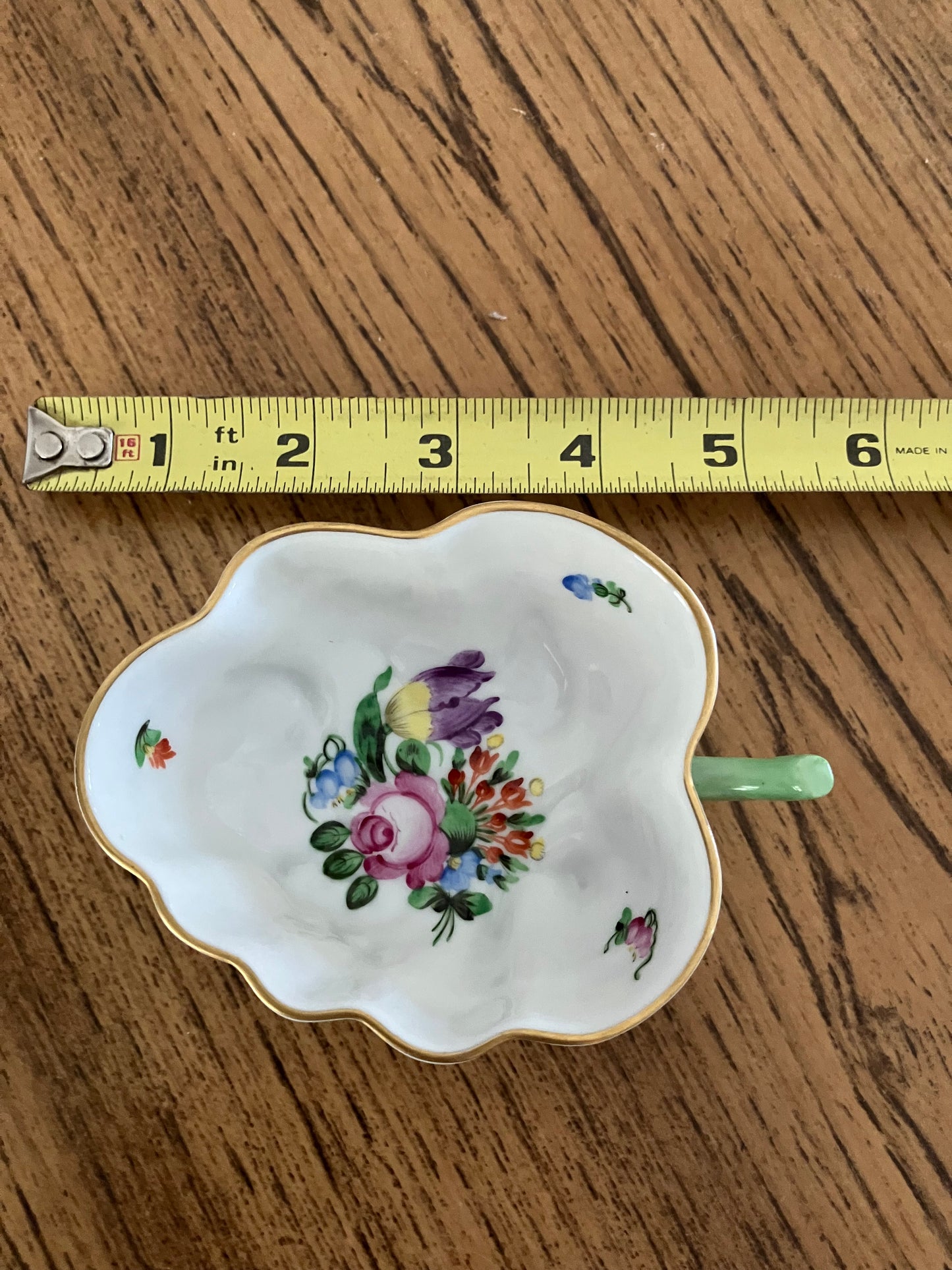 Herend Floral Porcelain Candy Dish – Small Leaf-Shaped, Hand-Painted Hungary