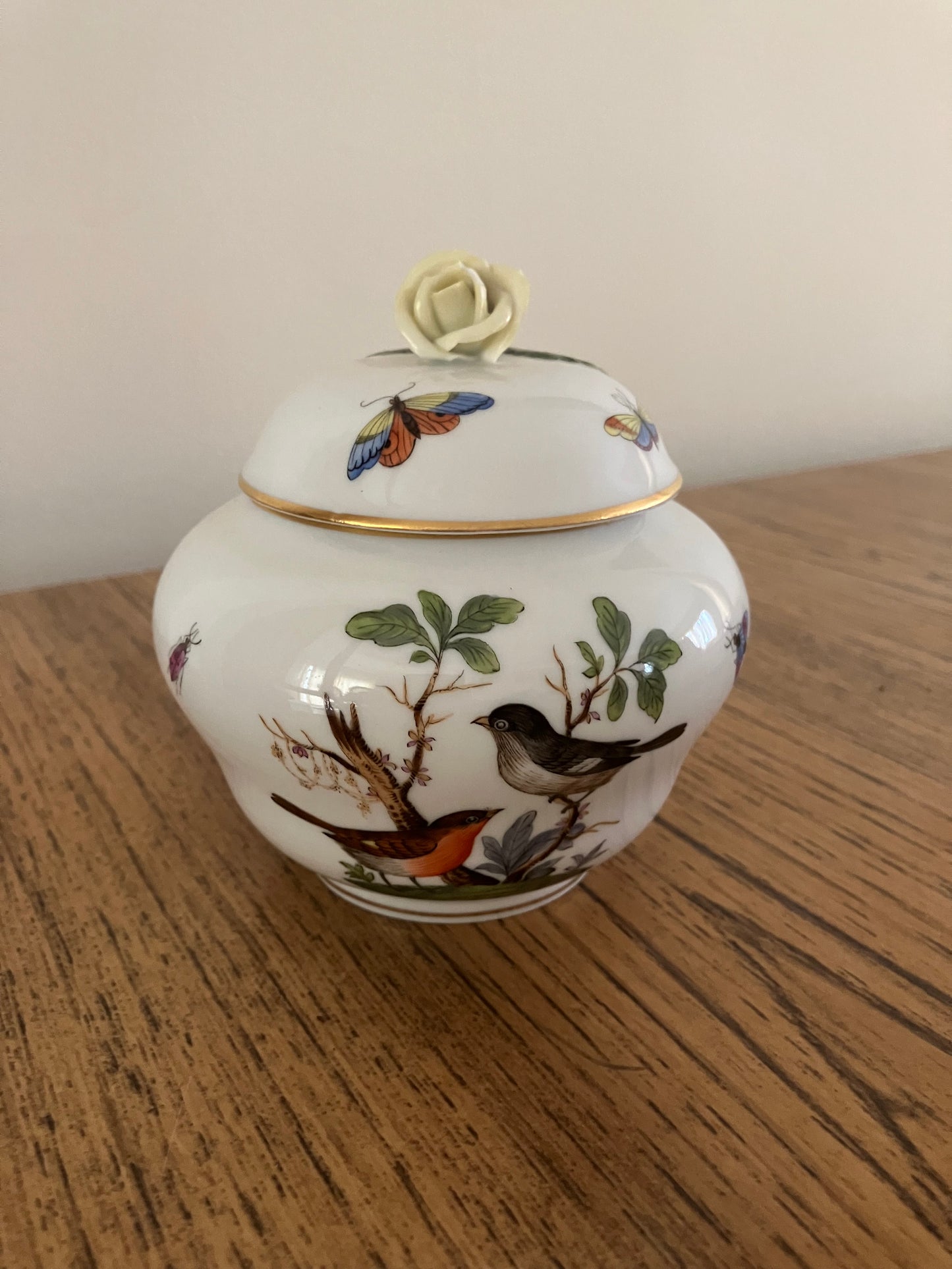 Herend Hungary Porcelain Lidded Bonbonniere – Rothschild Bird Pattern with Yellow Rose Finial & 24K Gold Trim – 4.5" x 6.25"