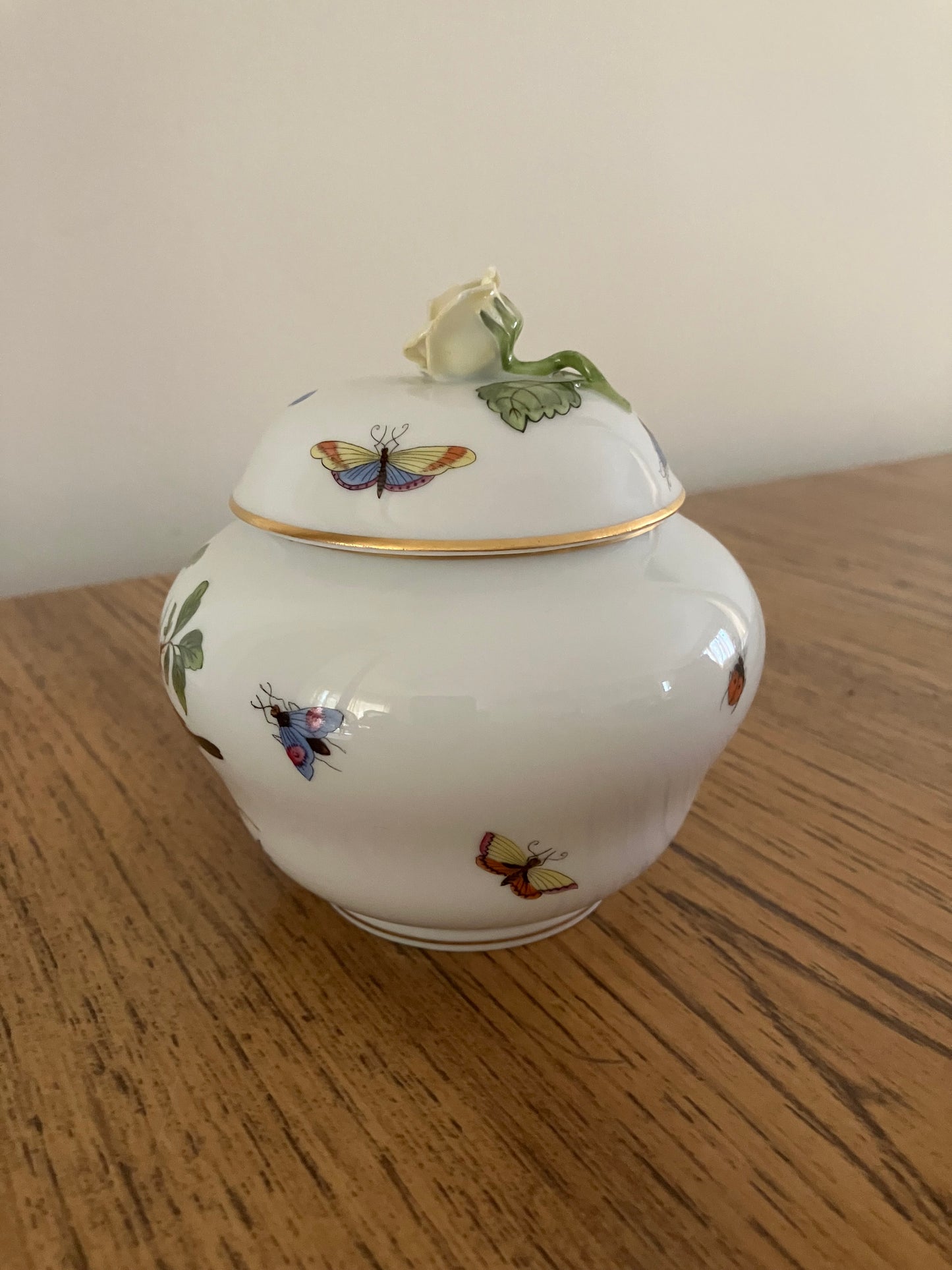 Herend Hungary Porcelain Lidded Bonbonniere – Rothschild Bird Pattern with Yellow Rose Finial & 24K Gold Trim – 4.5" x 6.25"