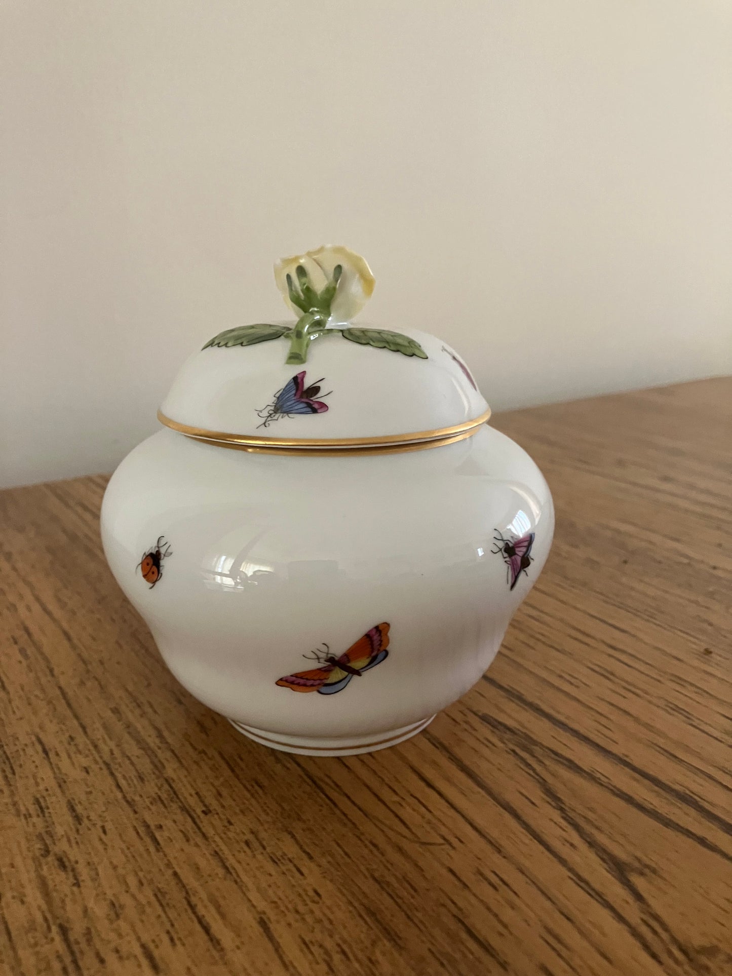 Herend Hungary Porcelain Lidded Bonbonniere – Rothschild Bird Pattern with Yellow Rose Finial & 24K Gold Trim – 4.5" x 6.25"