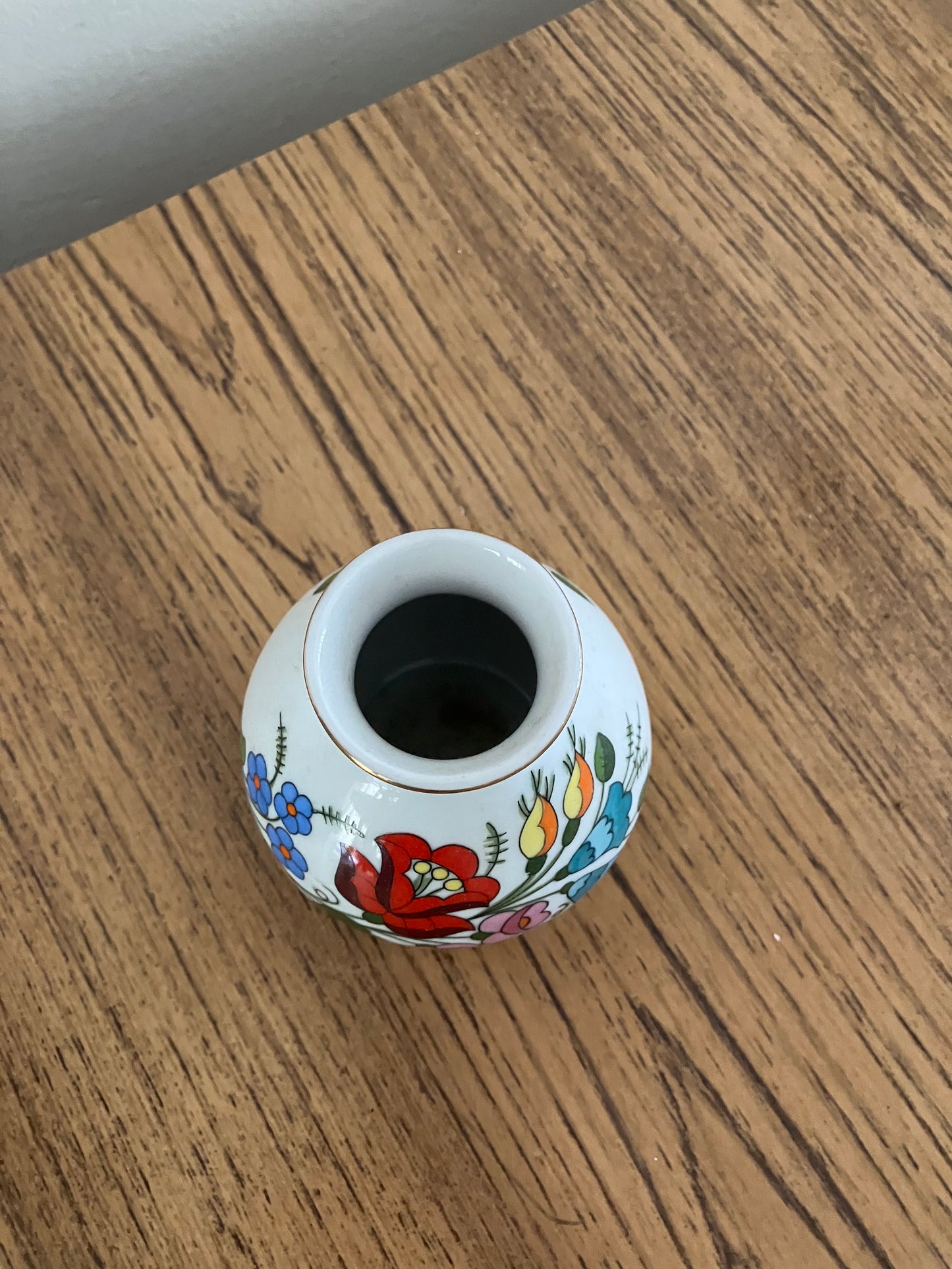 Vintage Kalocsa Hand-Painted Hungarian Porcelain Vase – 3.75"