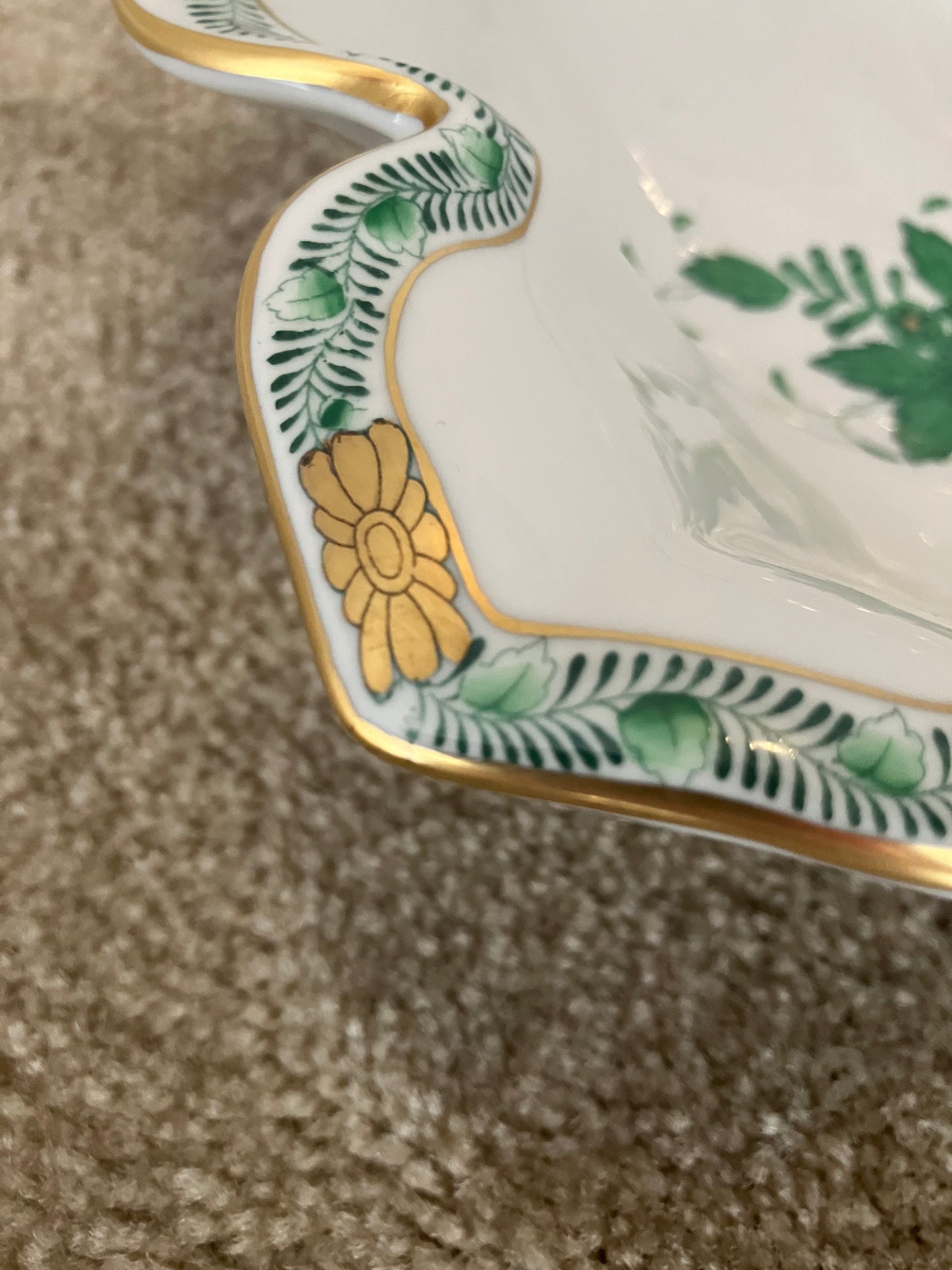 Herend Hungary Apponyi Green Leaf Serving Dish – Dual Compartment Porcelain with 24K Gold