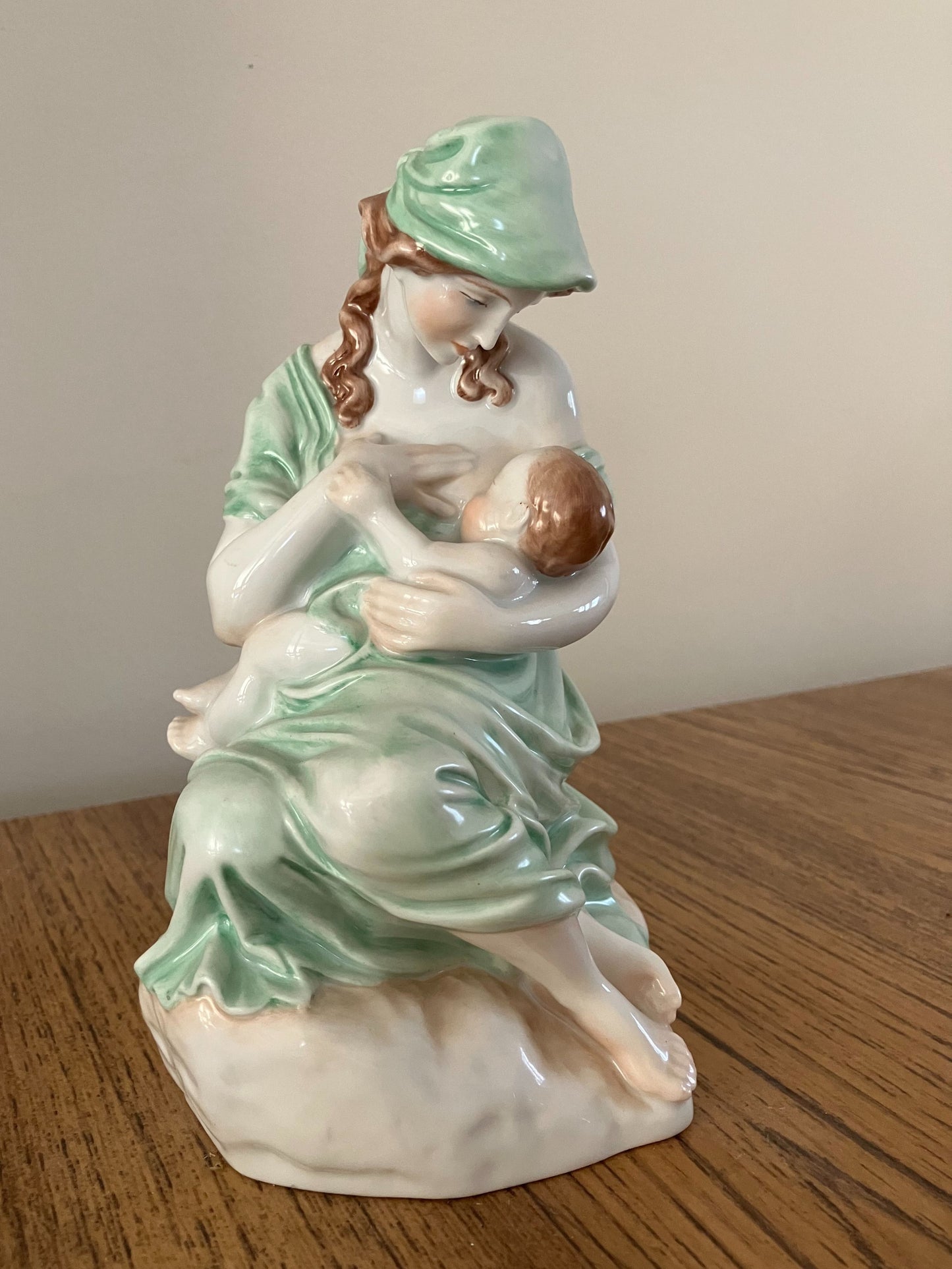 Herend Porcelain Motherhood Figurine – Mother Nursing Child #5426 | Hand-Painted Hungary