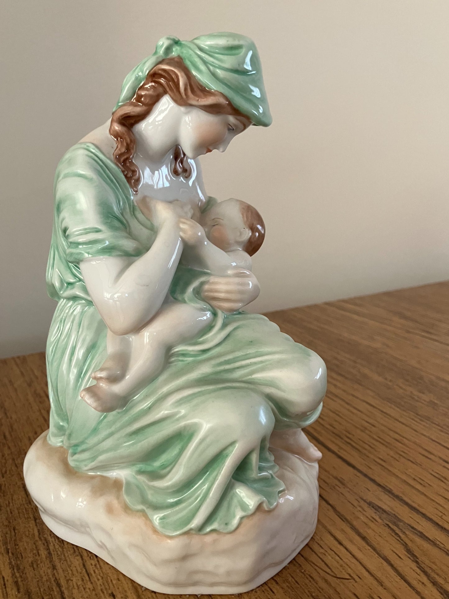 Herend Porcelain Motherhood Figurine – Mother Nursing Child #5426 | Hand-Painted Hungary